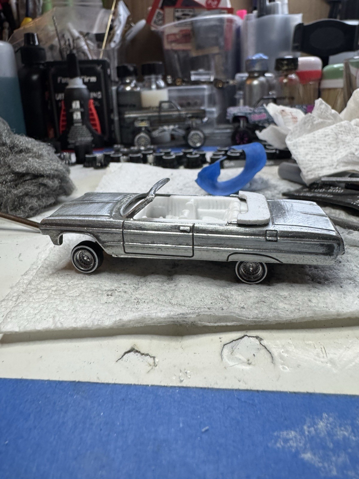 1/64 Lowrider Spoke Wheels With White Wall Tires and 2 Prong Knock Offs “NO CAR”
