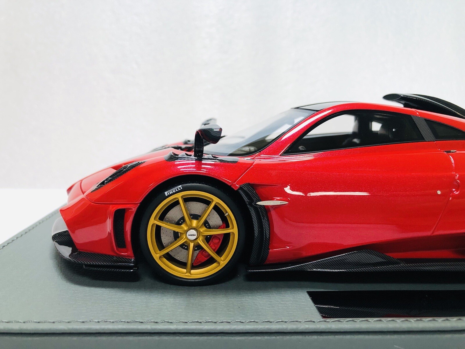 1/18 BBR Pagani Imola Azalea Red Metallic Limited 140 pcs with display case
