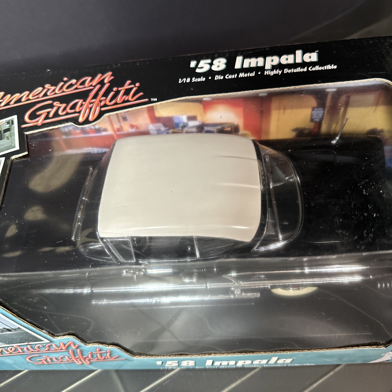 Chev ’58 Impala {NEW} American Graffiti Black & White 1:18 Ertl American Muscle