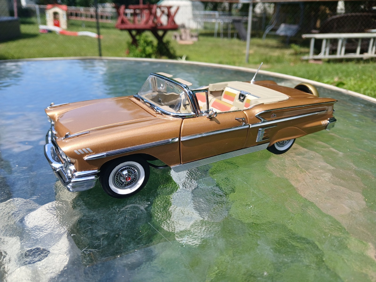 1:24 Danbury Mint 1959 Chevy Impala Anniversary Gold Metallic Near mint w/box
