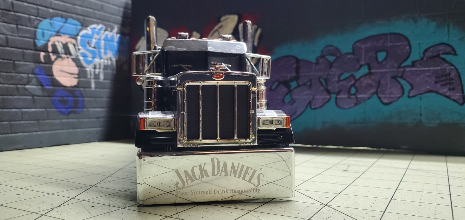 Jada Toys Hot Rigz Peterbilt 1:32 Diecast Tow Truck Wrecker