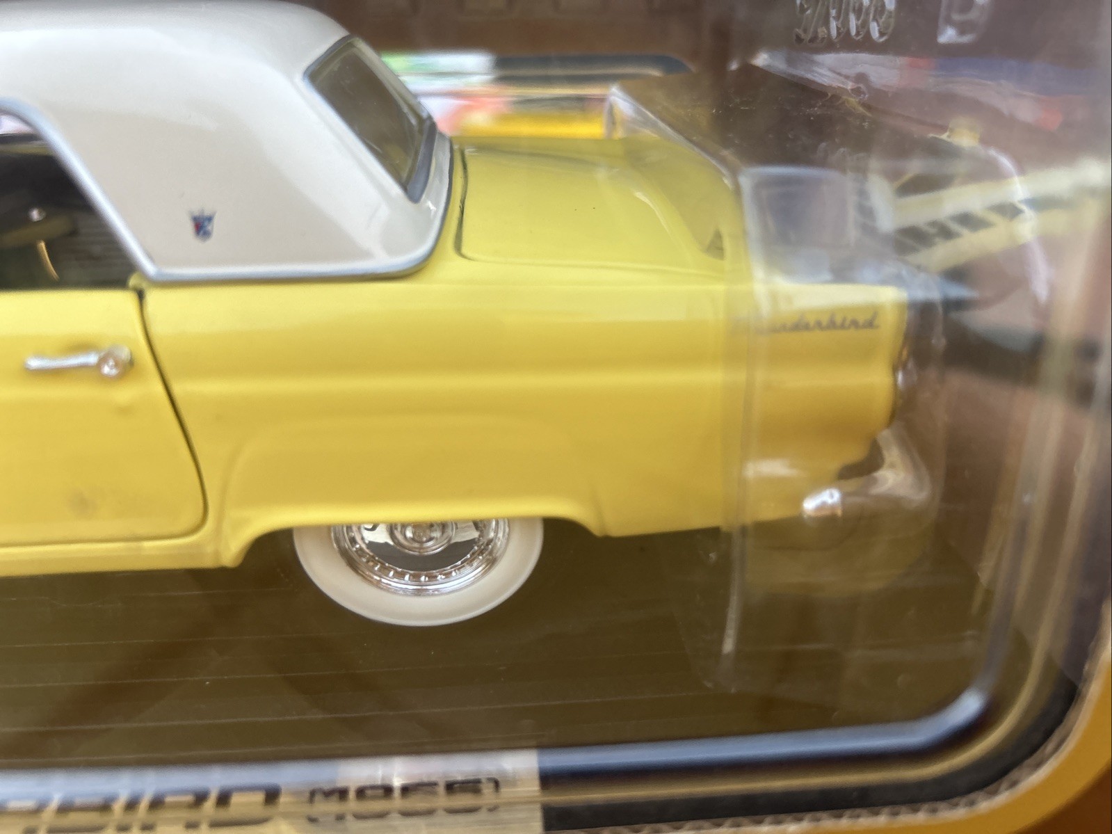 Road Legends Yat Ming 1955 Thunderbird Yellow removable top scale 1:18 Used