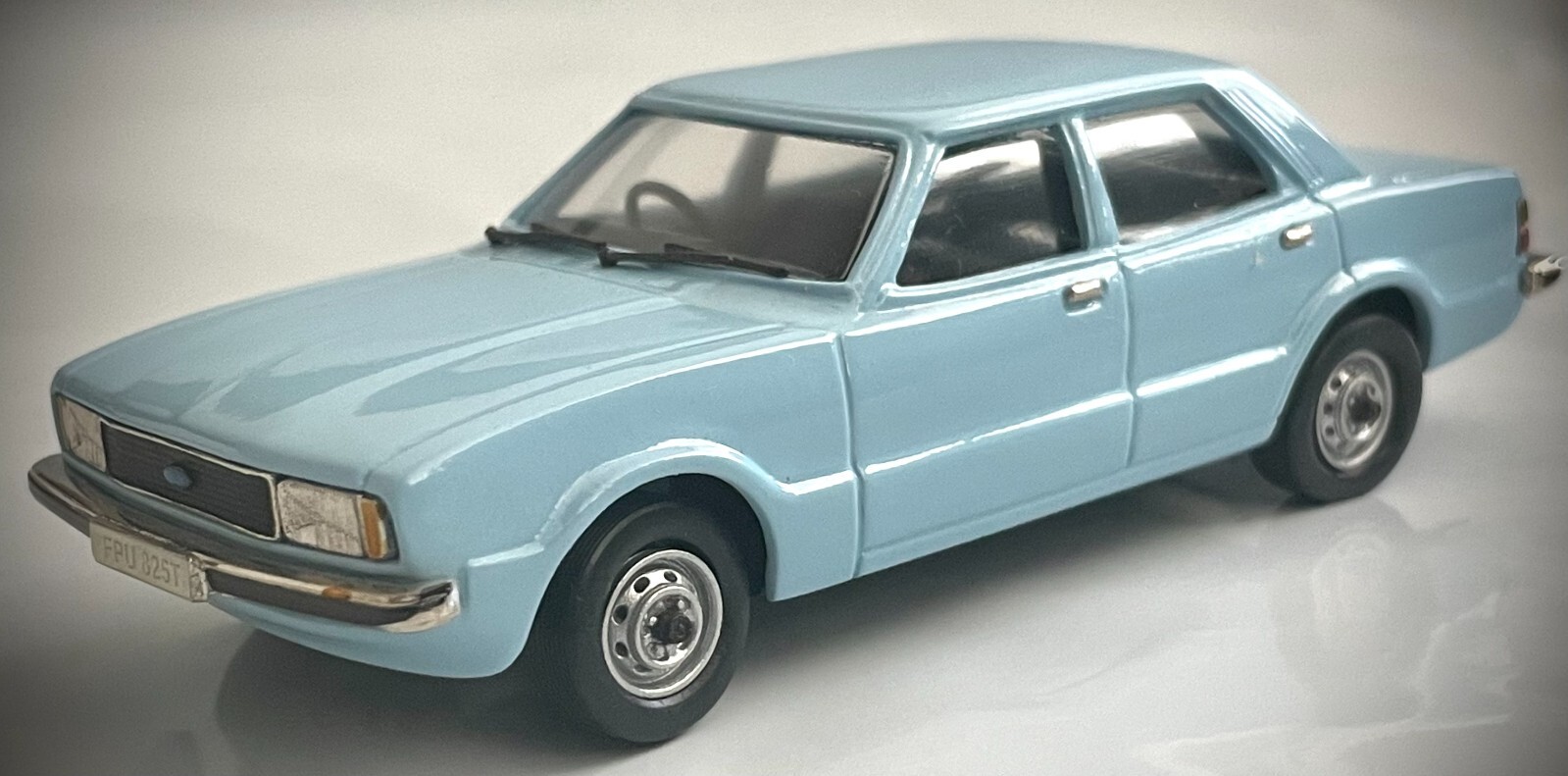 Lansdowne LDM 56 – 1979 Ford Cortina MKIV 1.6L, 4-Door Saloon (Bermuda Blue)