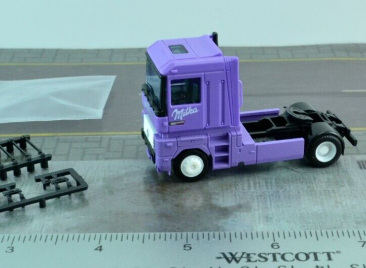 Herpa Renault MAGNUM Tractor Unit Truck Purple 1:87 HO Scale (HO5303)