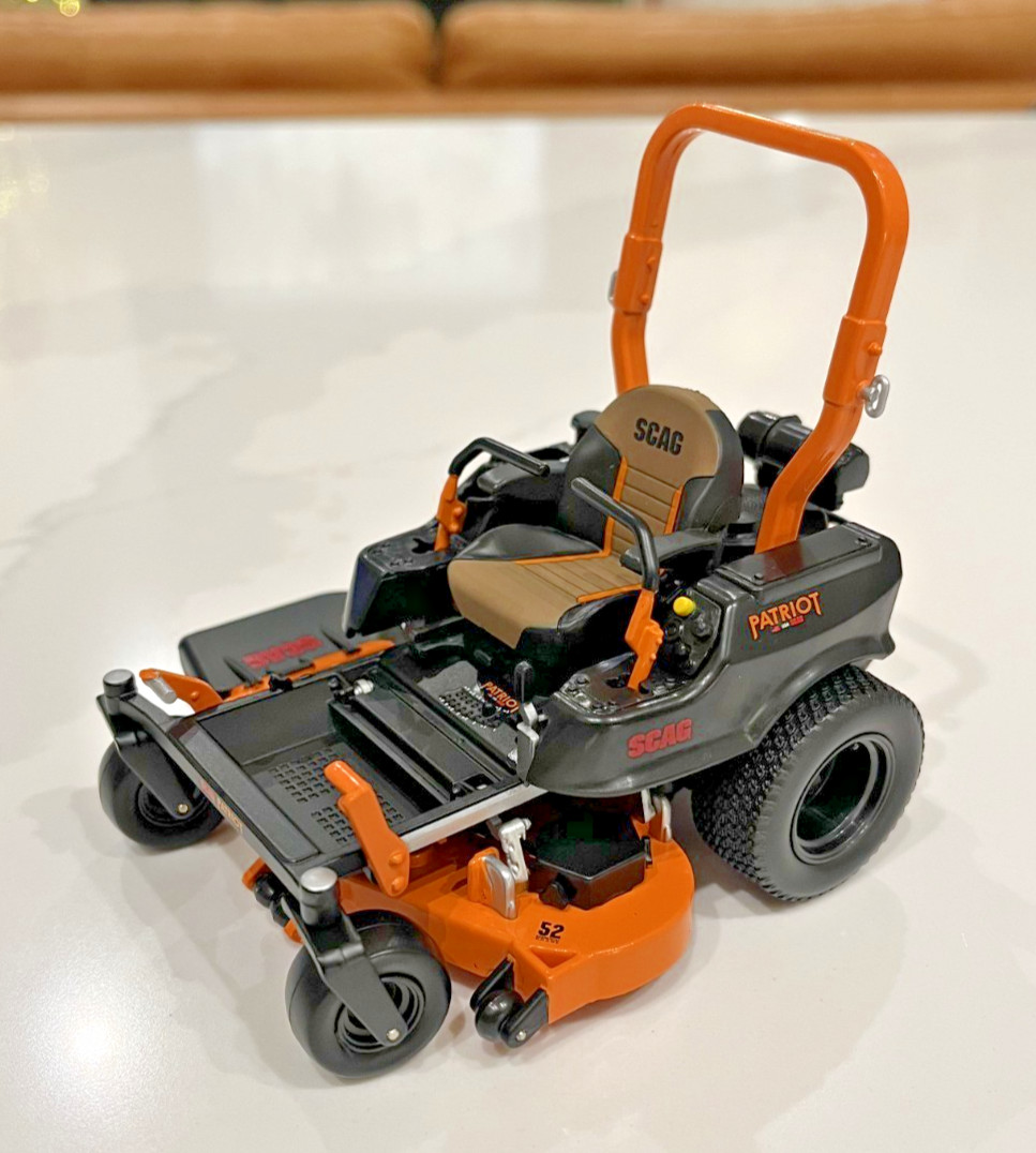 Scag Patriot 1/16 Scale Diecast Replica Zero-Turn Lawnmower