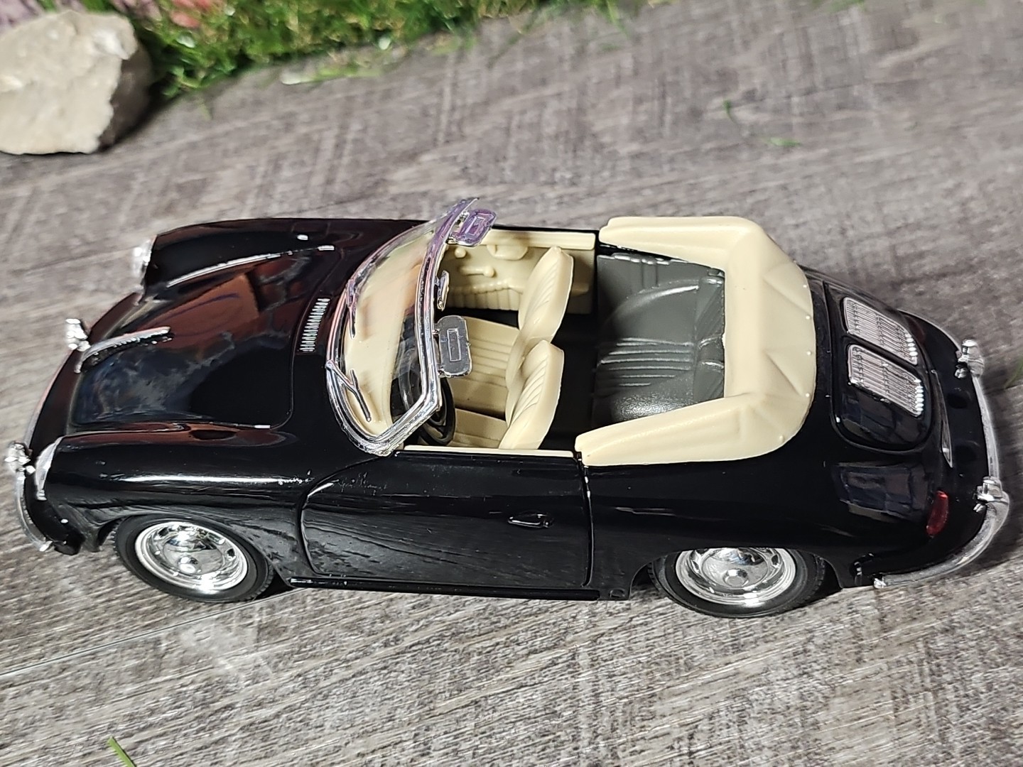 Vntg 2004 Welly 1961 Porsche 356B Cabriolet Black 1:24 Scale Diecast Car NO BOX