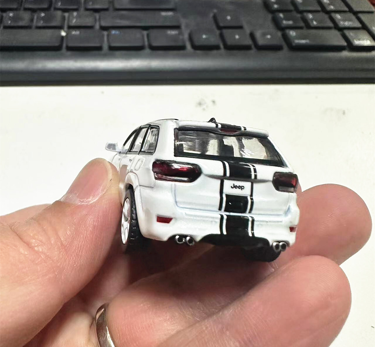 JKM 1:64 Jeep Grand Cherokee Trackhawk Diecast Metal Model Car New
