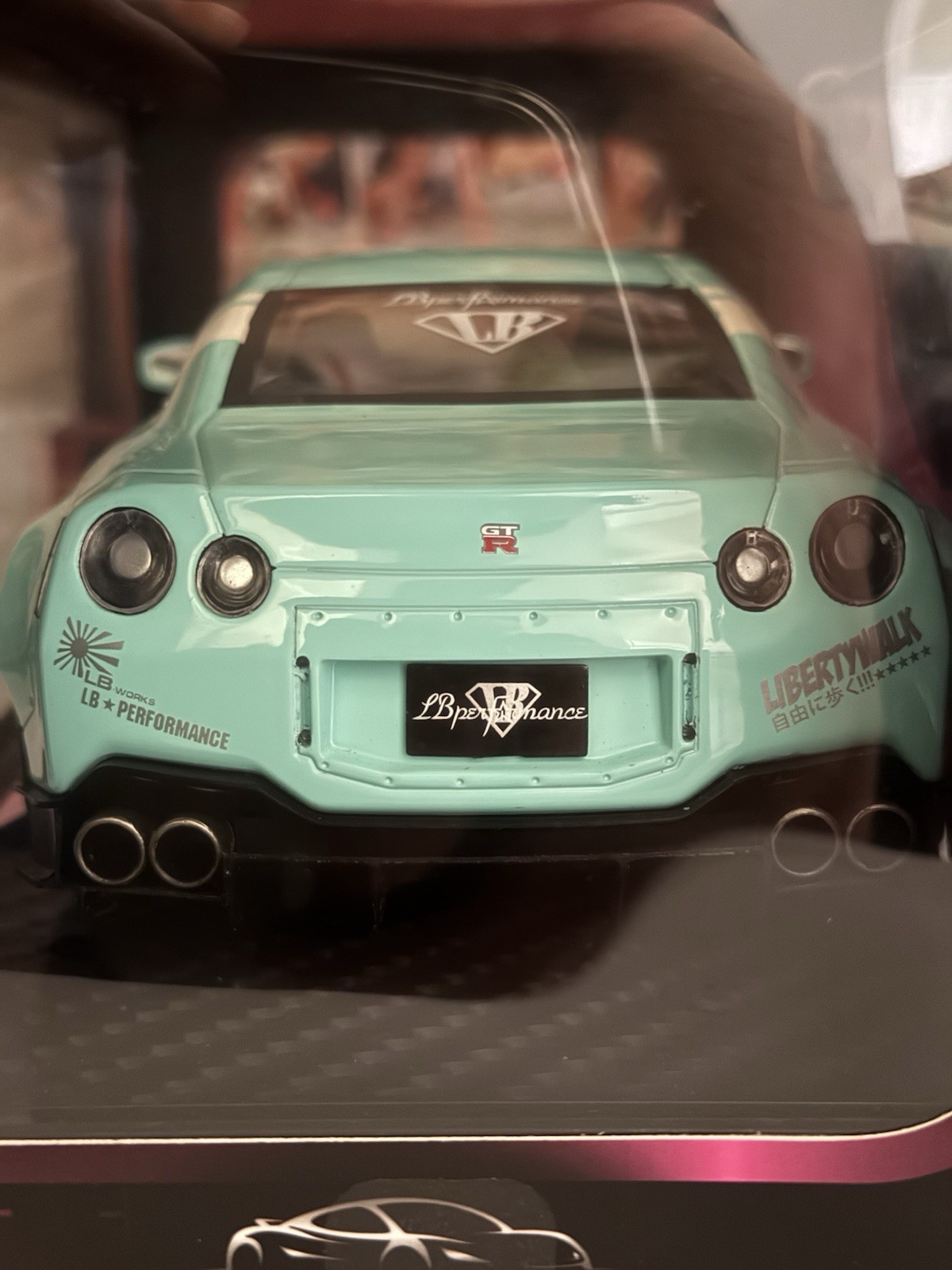 Jada 1:18 Nissan GT-R (R35) Liberty Walk Body Kit 2.0 – Seafoam -Pink Slips