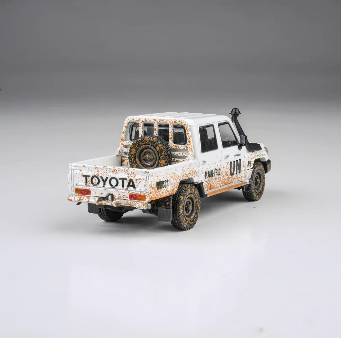 PARA64 2014 Toyota Land Cruiser 79 UN MINUSCA Dusty LHD 1:64