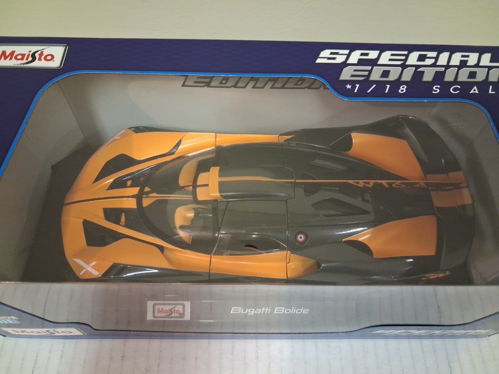 BUGATTI BOLIDE Masito 1:18 SCALE DIECAST RACE CAR EXCLUSIVE STYLE Orange / Gray