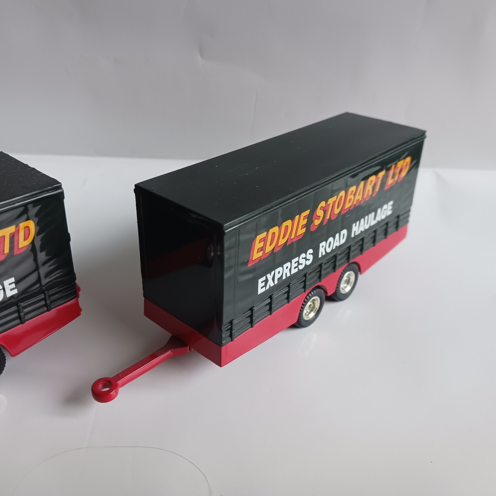 Corgi Diecast 59516 – Volvo Short Wheelbase Lorry & Trailer – Stobart