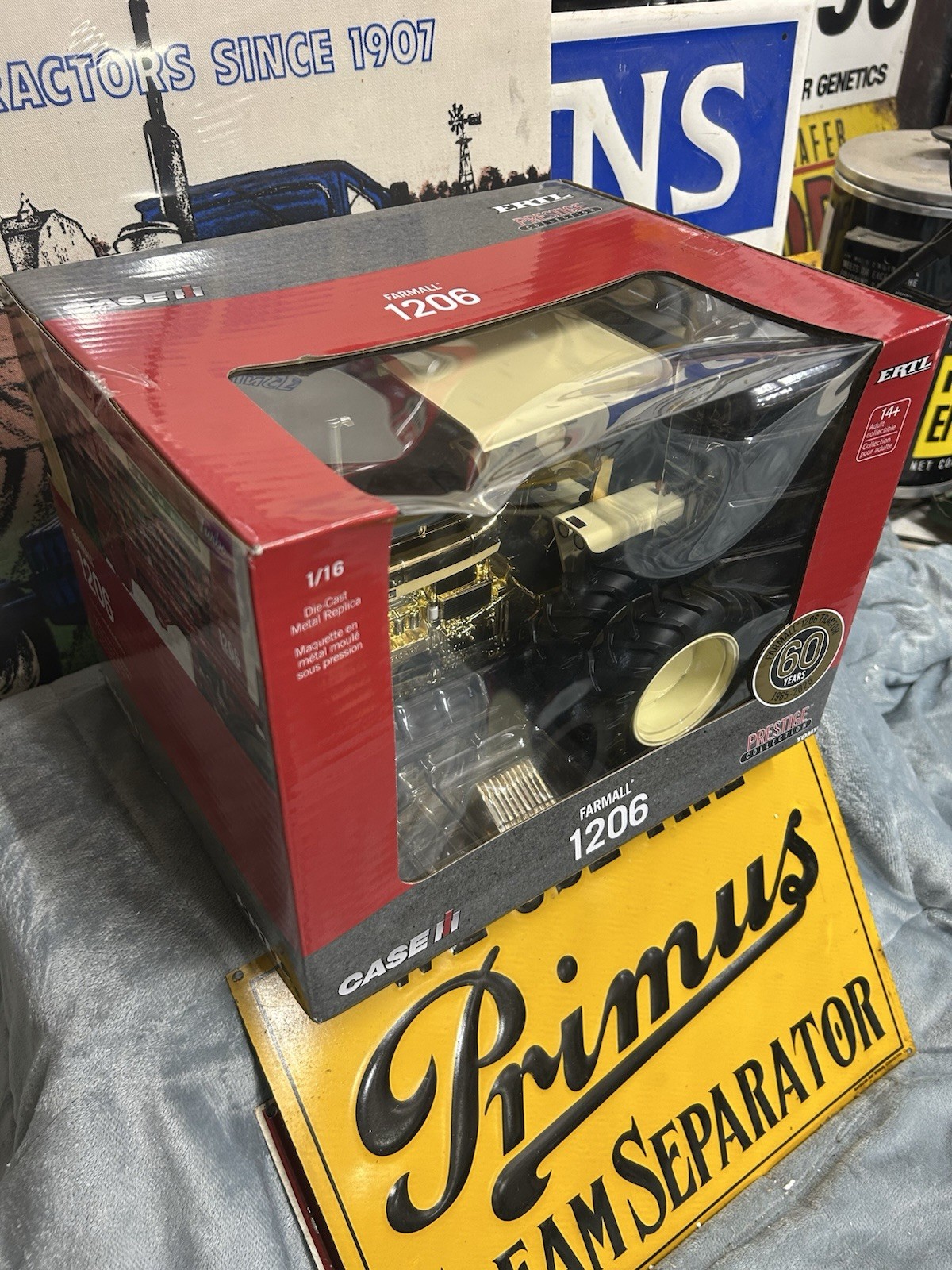 Ertl 1/16 Farmall 1206 with Rear Duals 60th Anniversary, Gold Chrome
