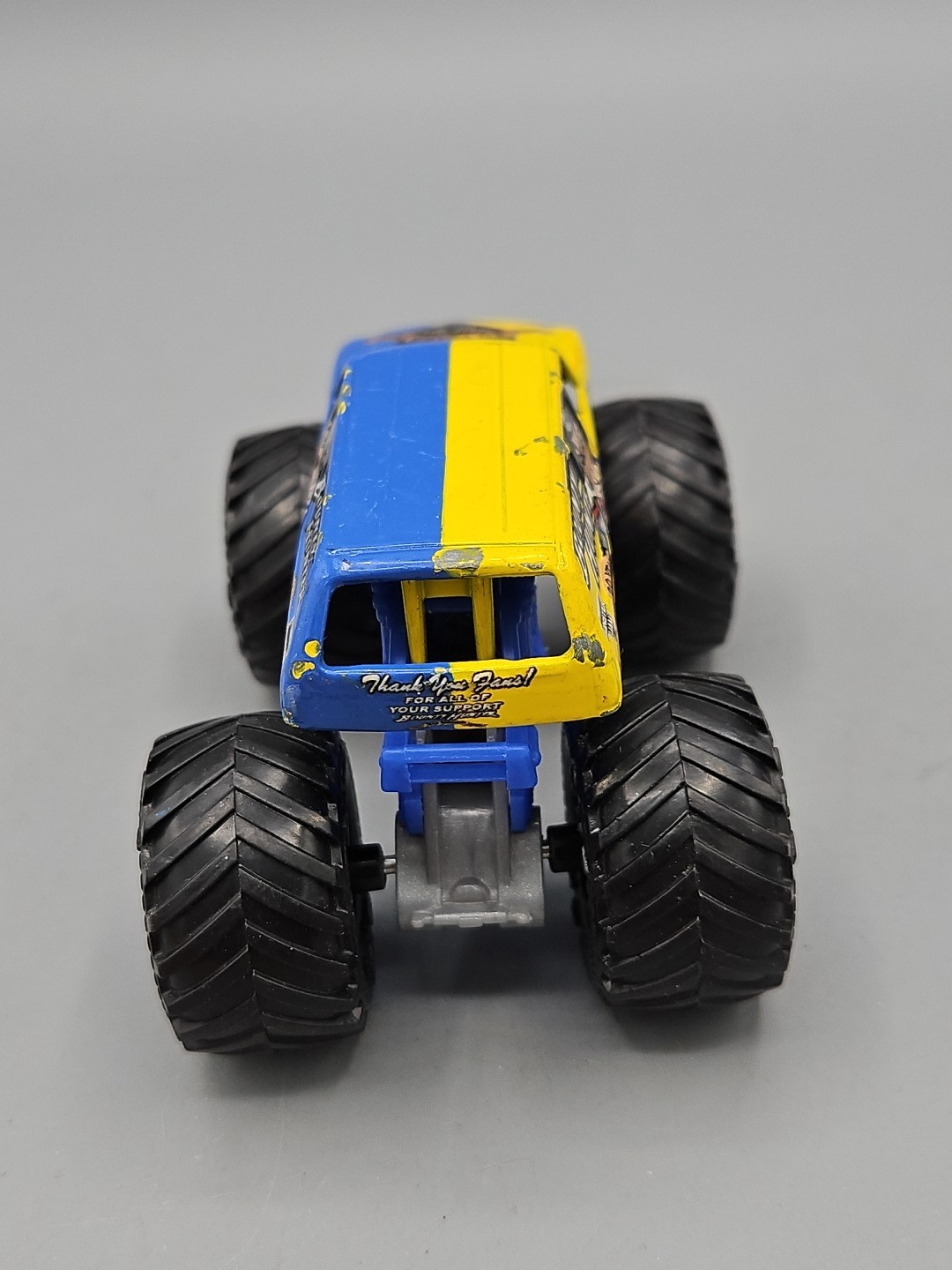 bounty hunter monster jam 1:64 diecast 20 years blue and yellow