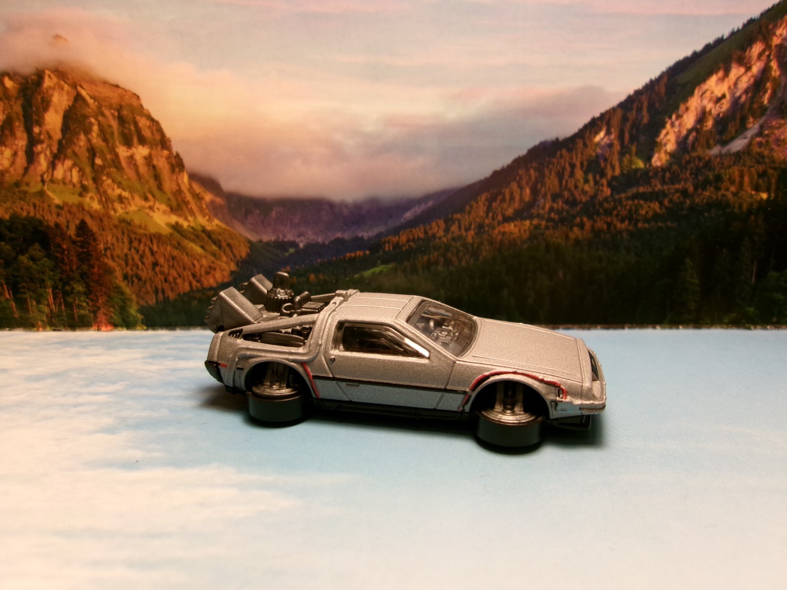 BACK TO THE FUTURE TIME MACHINE 2024 Hot Wheels Screen Time Series Silver