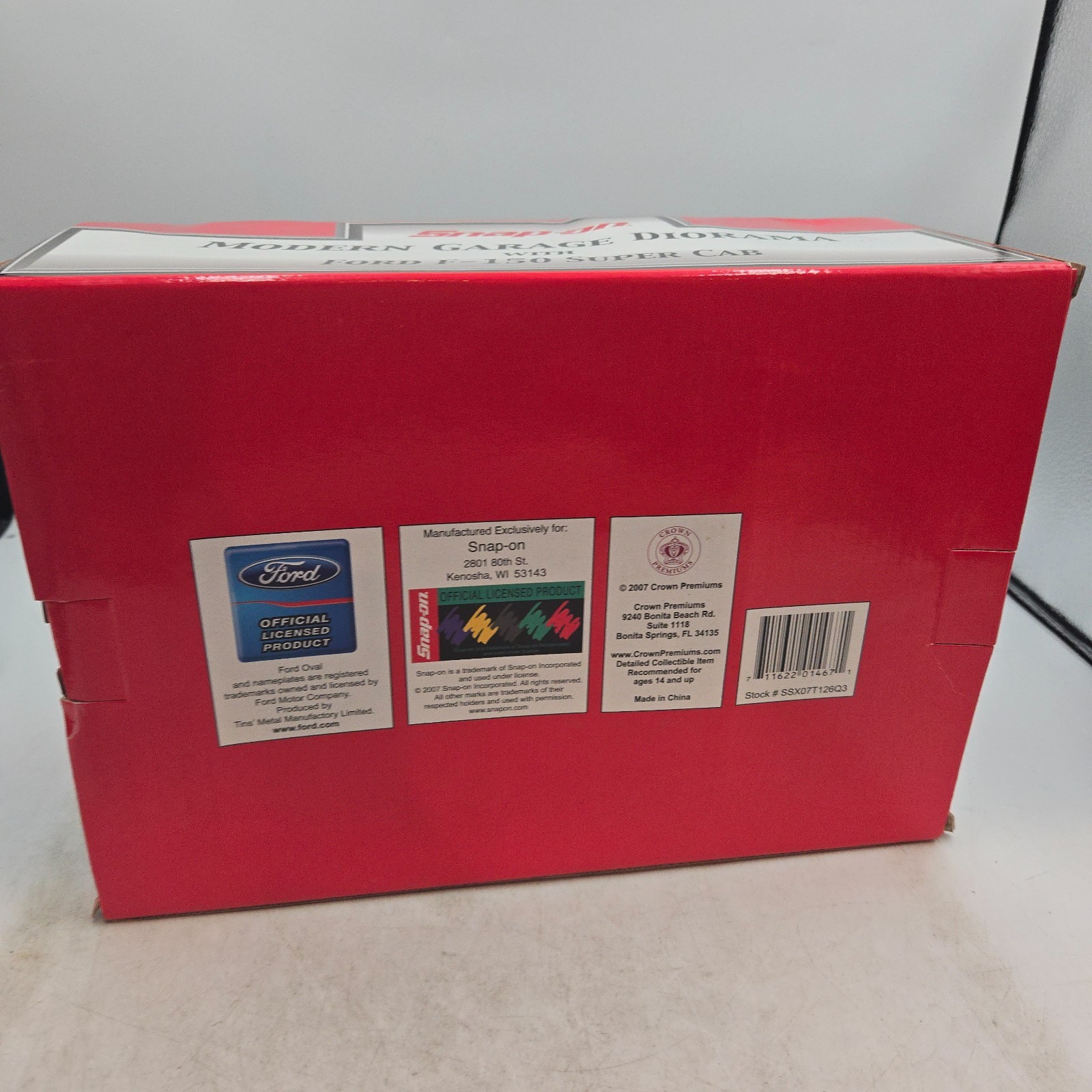 Snap-on Modern Garage Diorama Ford F-150 Super Cab