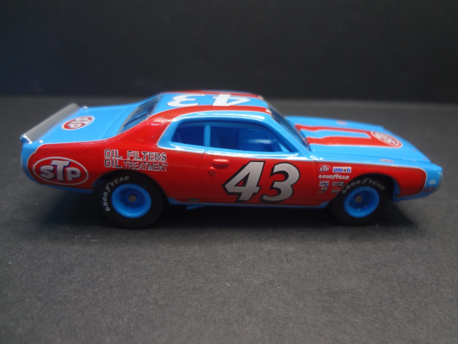 Racing Champions 1974 Dodge Charger Richard Petty #43 STP – Loose 1:64