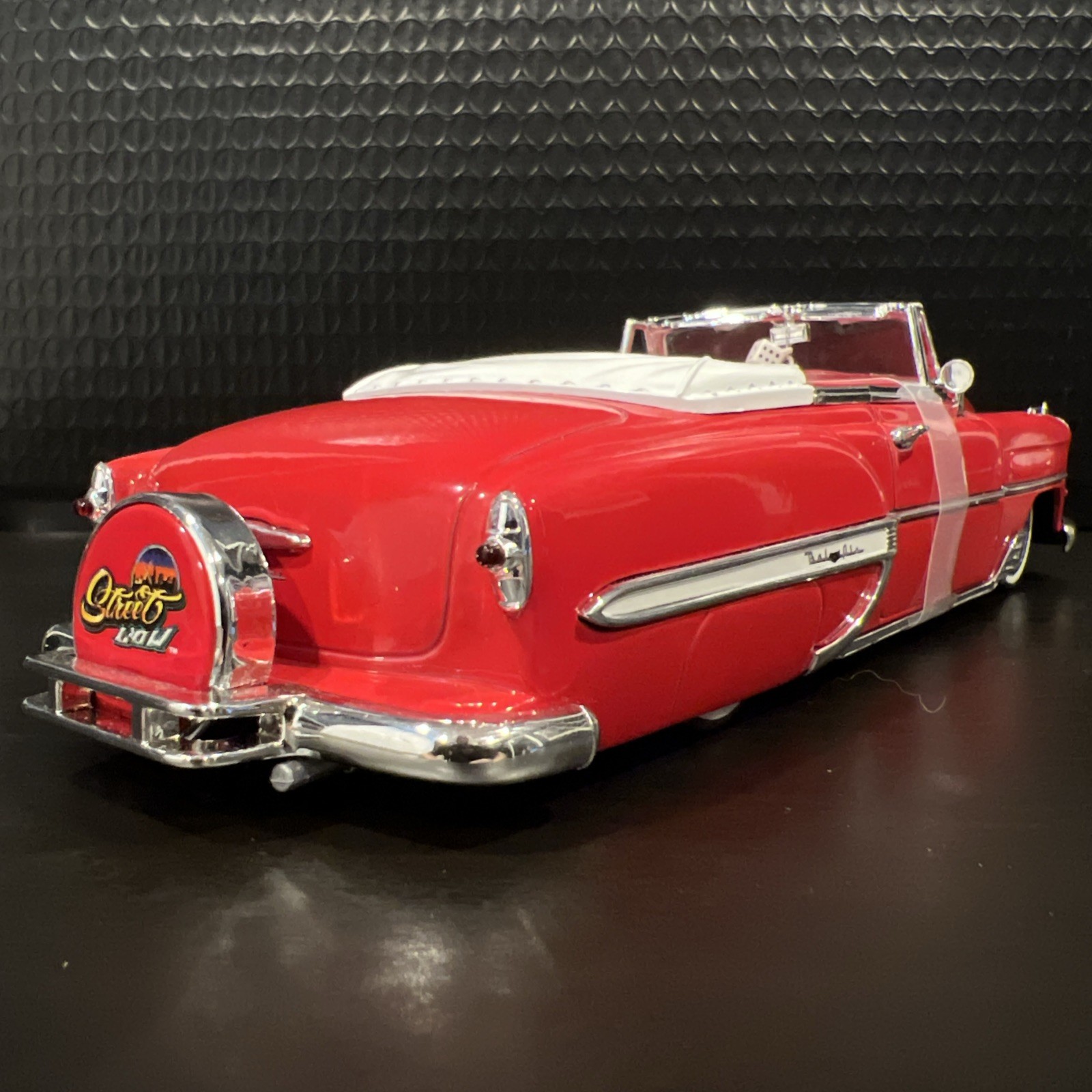 MINT 2001 Jada Street Low 1953 Chevy Bel Air Red 1/24 Lowrider Convertible Car