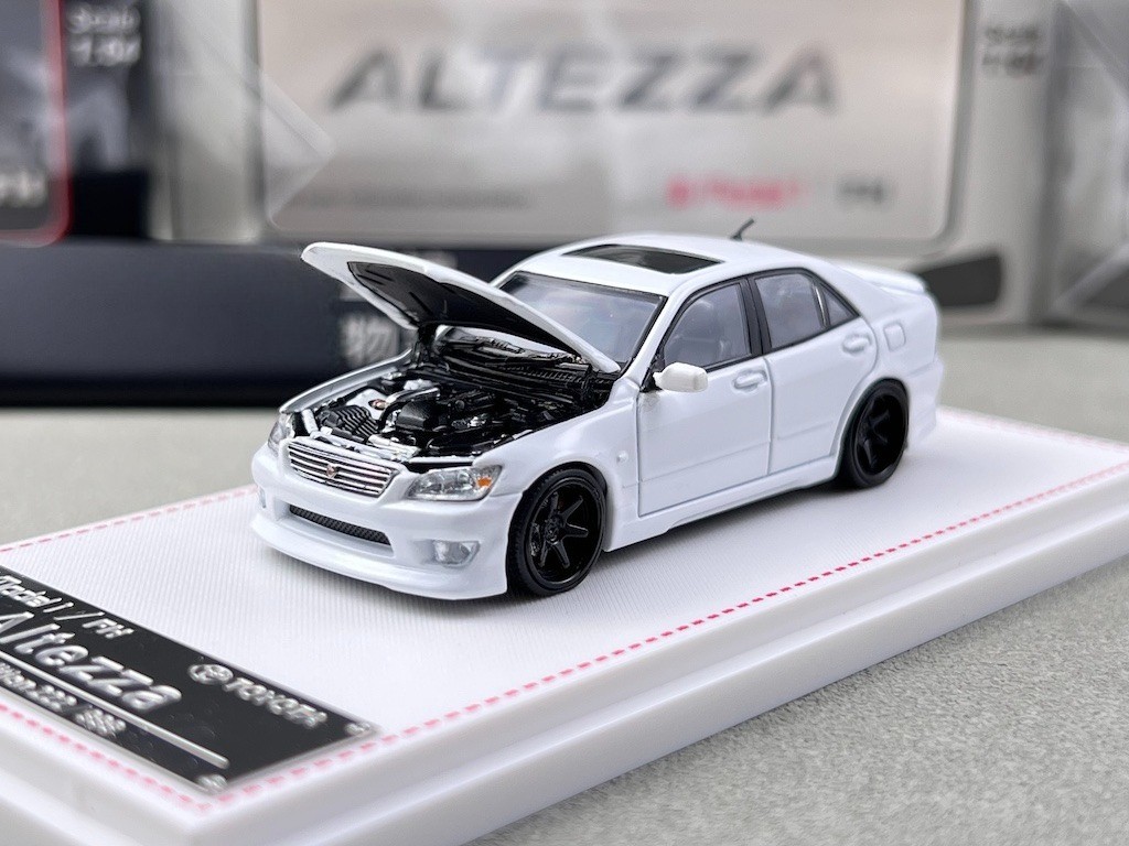 FH 1:64 White Altezza RS200 SXE10 Sedan Sports Model Diecast Collect Car