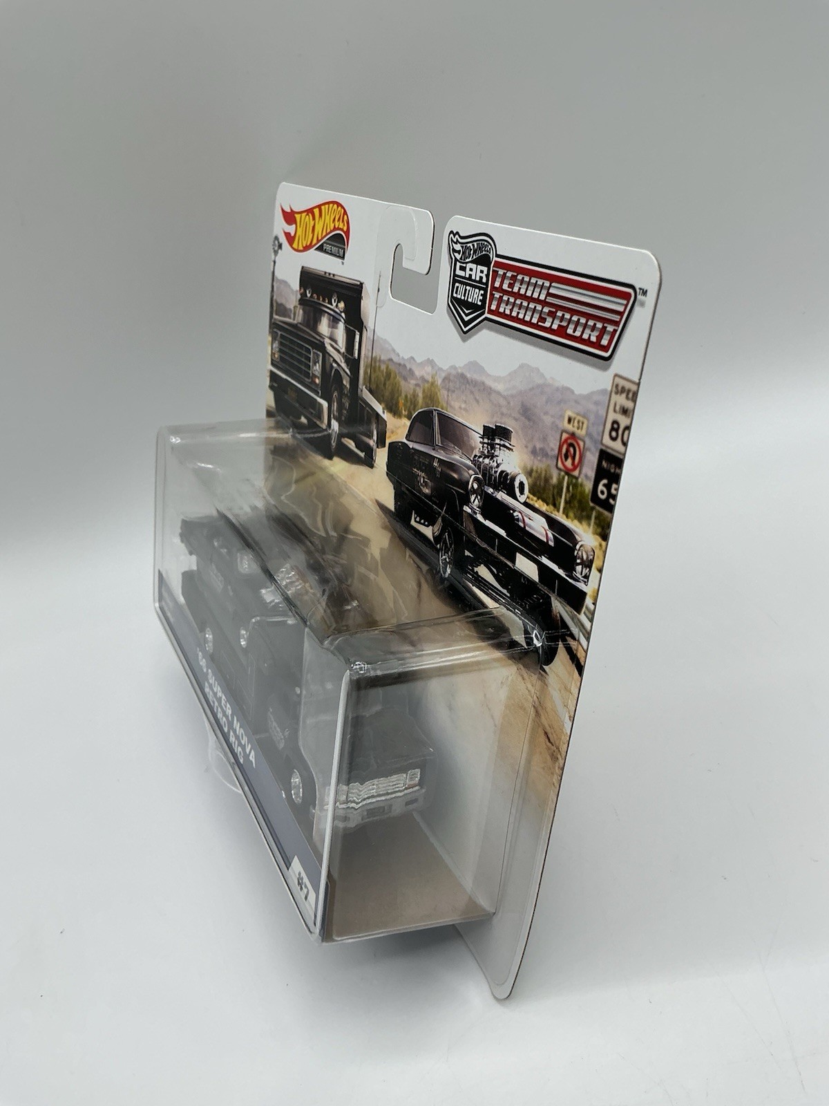 Hot Wheels Team Transport ‘66 Super Nova Retro Rig #7- W 31