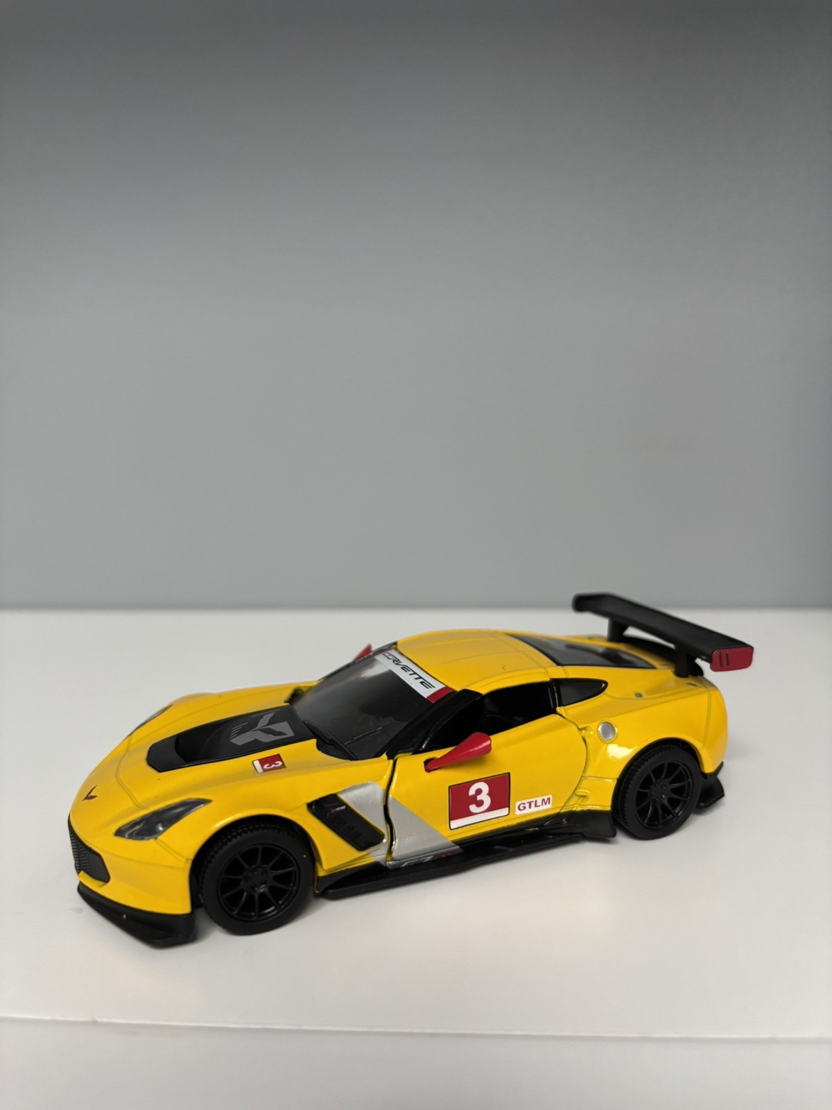 2016 Chevrolet Corvette C7 R Diecast 1:36 Scale 5” Toy Race Car IMSA GTLM Chevy