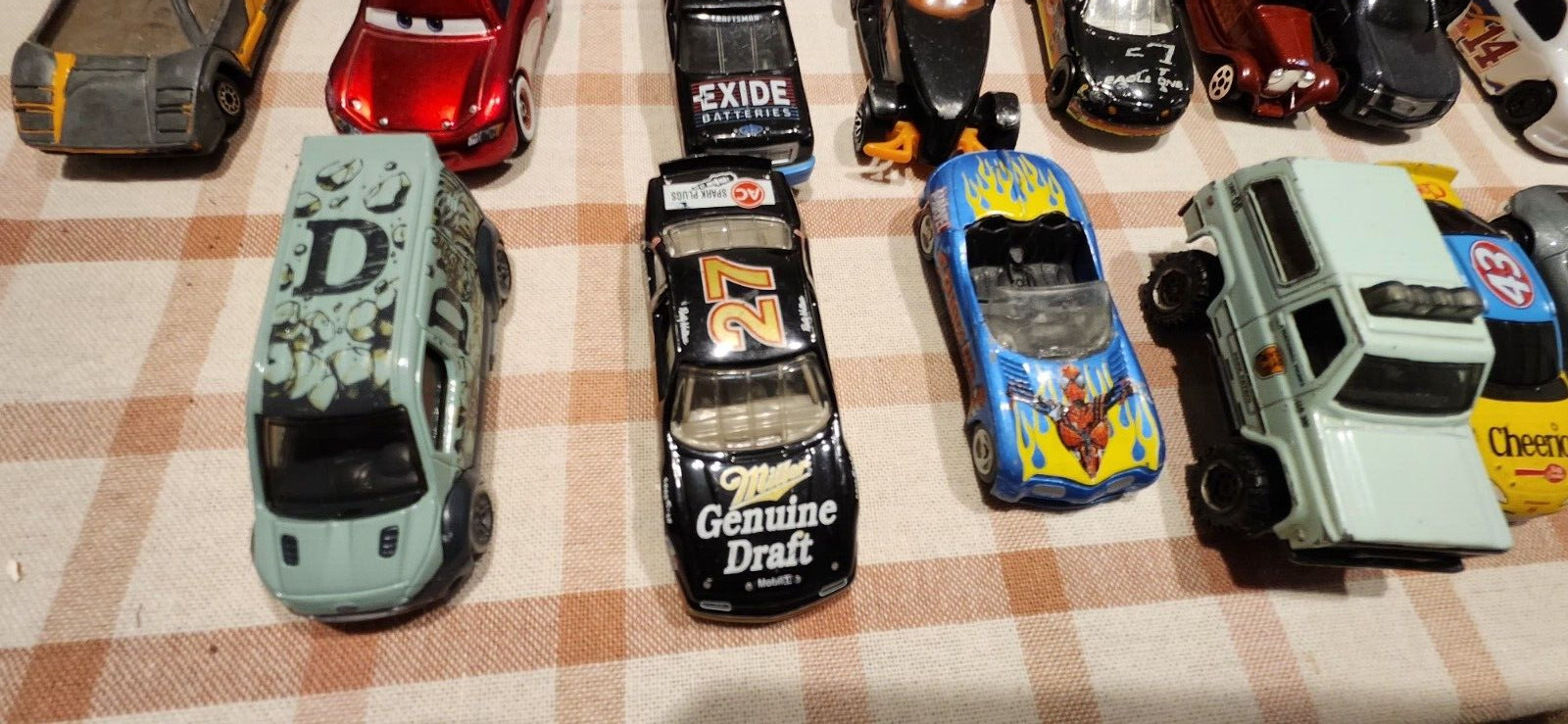 Random Die Cast Cars Bulk Lot Of 22 Please See Photos Maisto