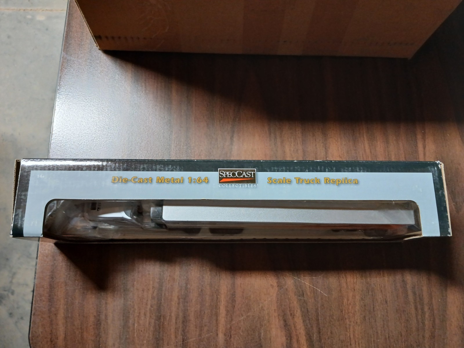 1/64 Diamond Vogel Paint Volvo 770 Semi SpecCast