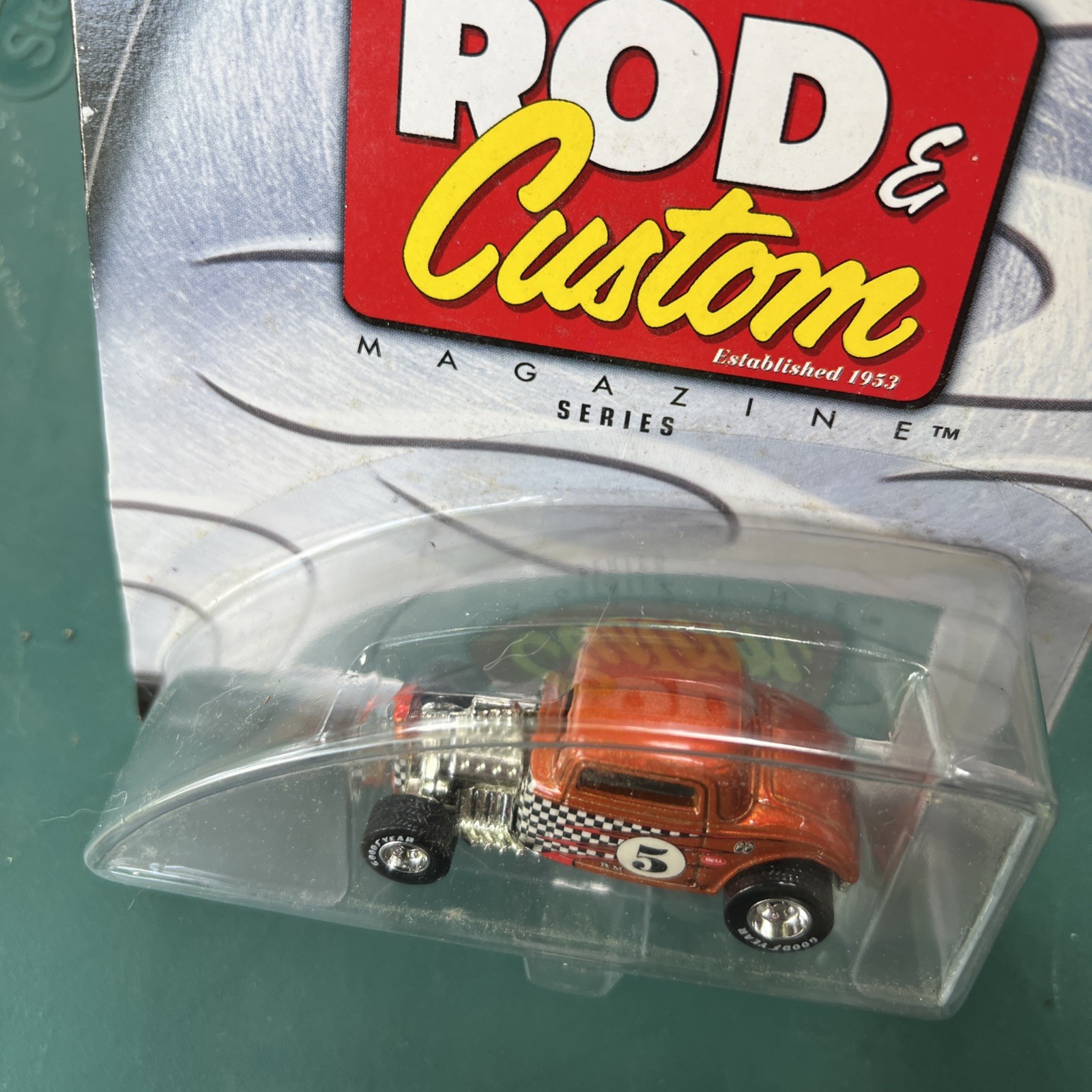 2002 100% Hot Wheels Rod & Custom Magazine Series 32 FORD