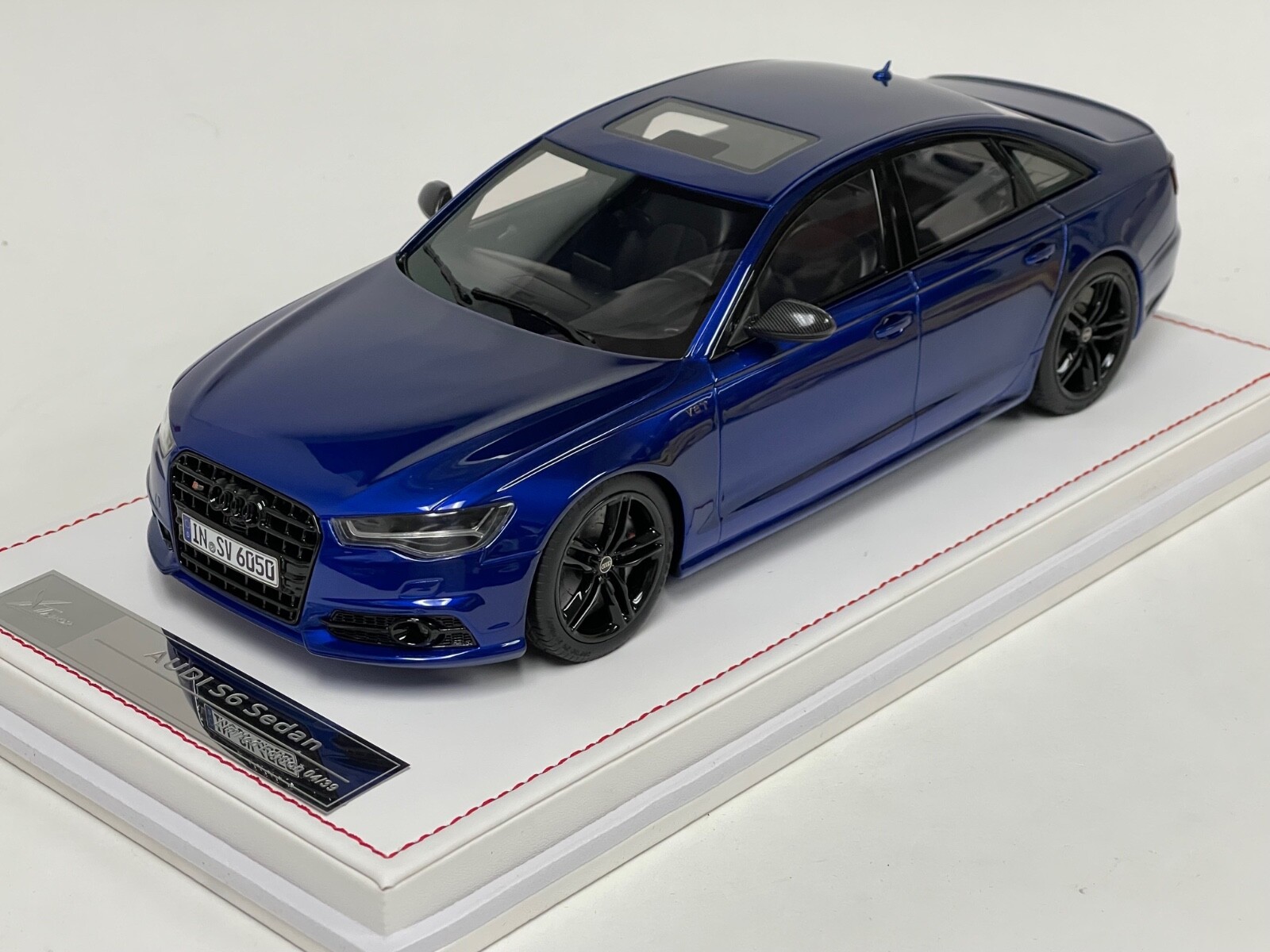 1/18 Ivy Models Audi S6 in Racing Blue Mica Leather Base limited 39 pcs