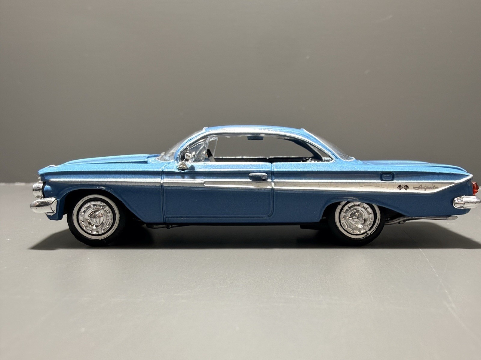 1961 61 Chevy Impala SS 409 Blue Opening Hood & Trunk 1/64 Scale