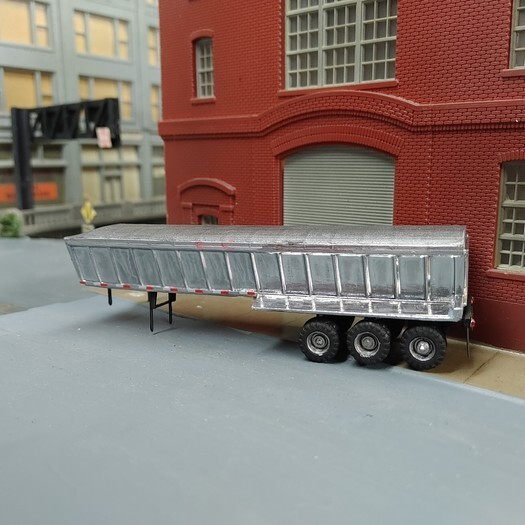 1/87 HO Scale Custom Built 3D Printed Chrome Triaxle Flowboy Dump Trailers.