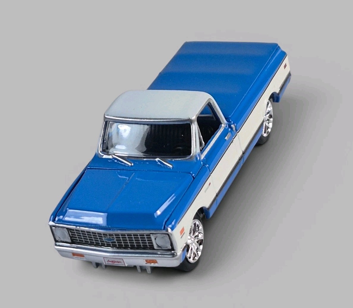 1971 CHEVY C10 SUPER CHEYENNE Diorama Collectible DieCast Model 1:64 Blue LOOSE