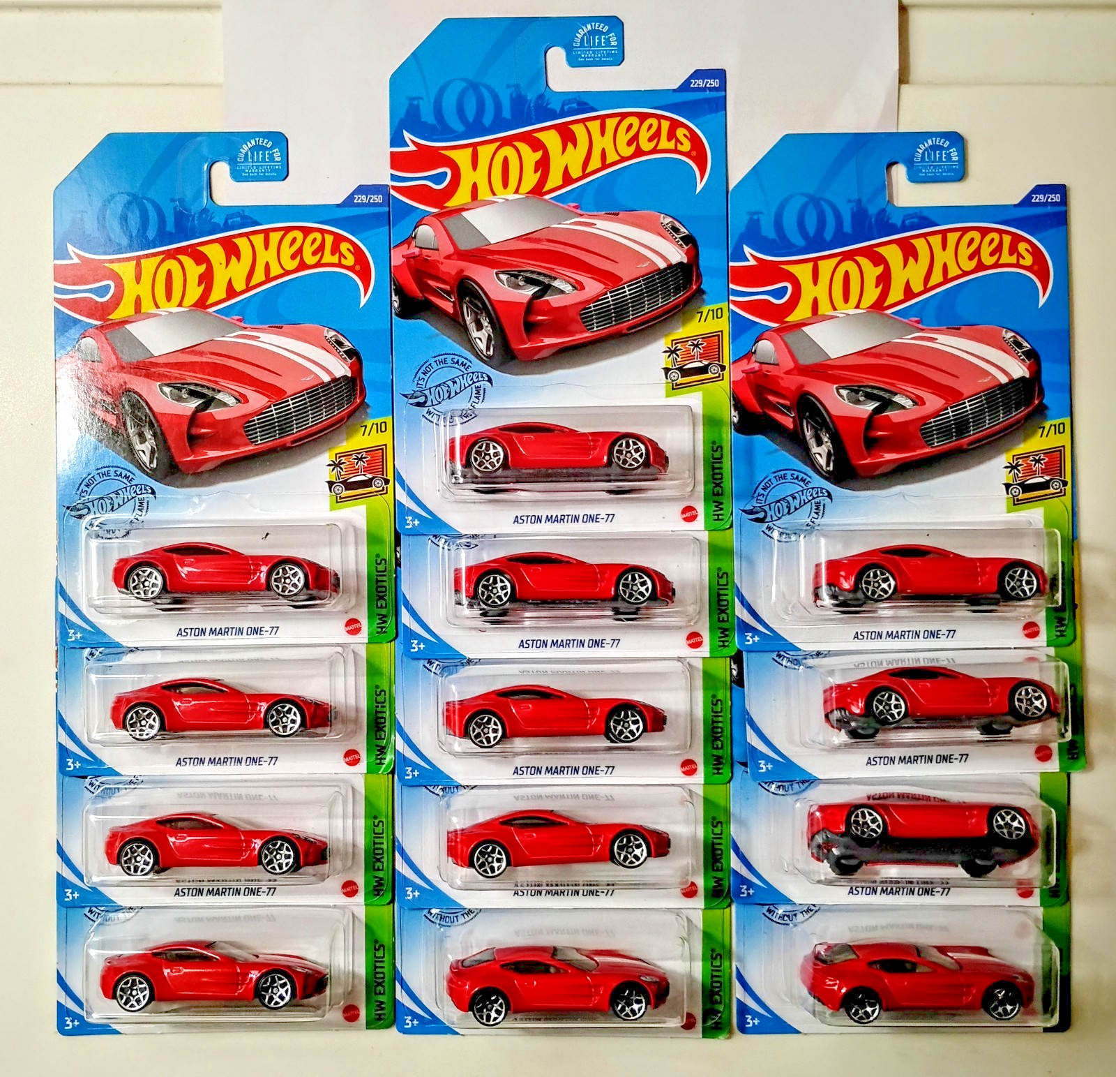2020 Hot Wheels Lot 13 Red Aston Martin One-77 229/250 HW Exotics 7/10