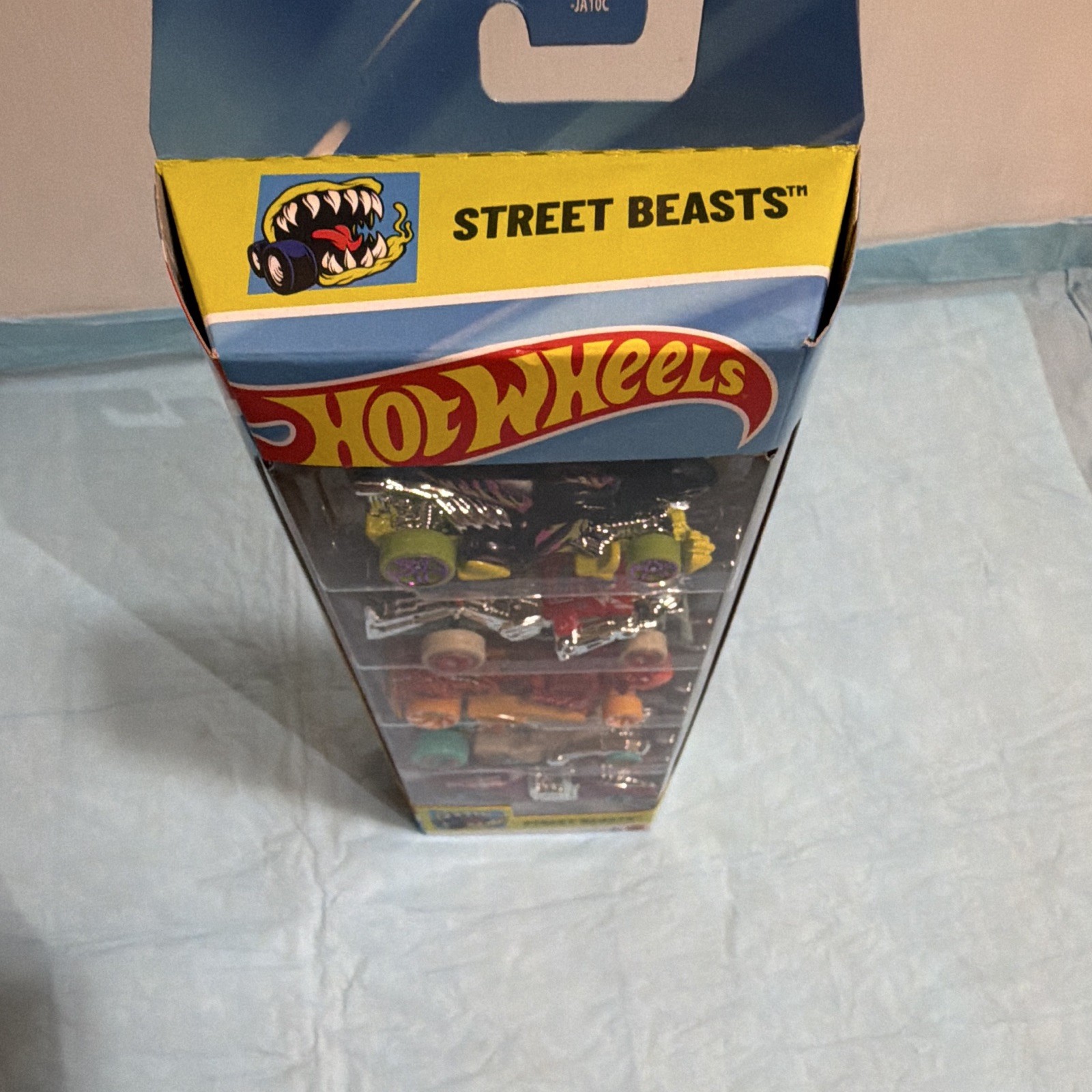 Hot Wheels Street Beasts 5-Pack 1:64 Diecast Cars Multicolor Unopened Box