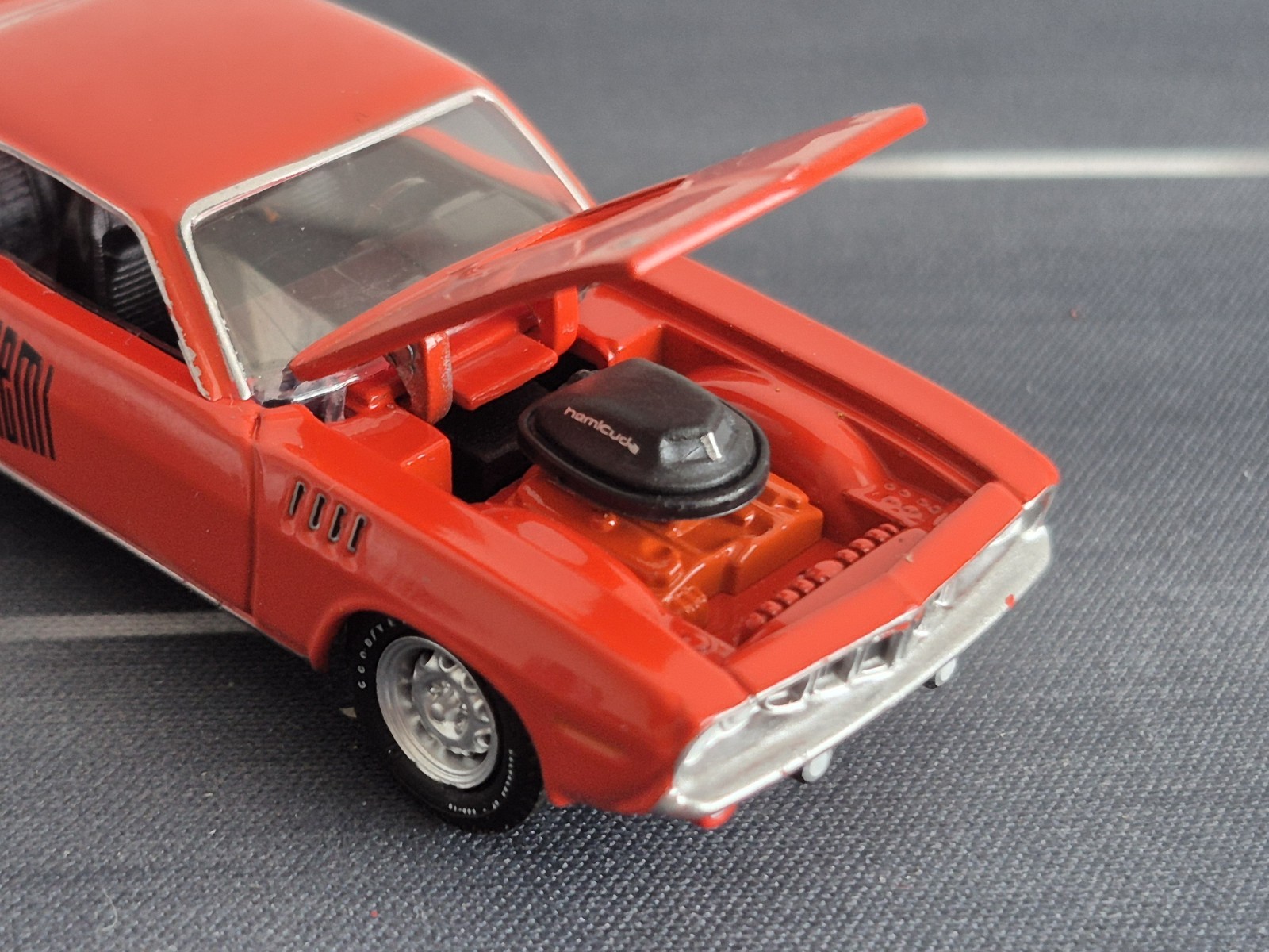 Plymouth HEMI Cuda 426 HEMI 50th Anniversary Limited Edition Orange 1/64