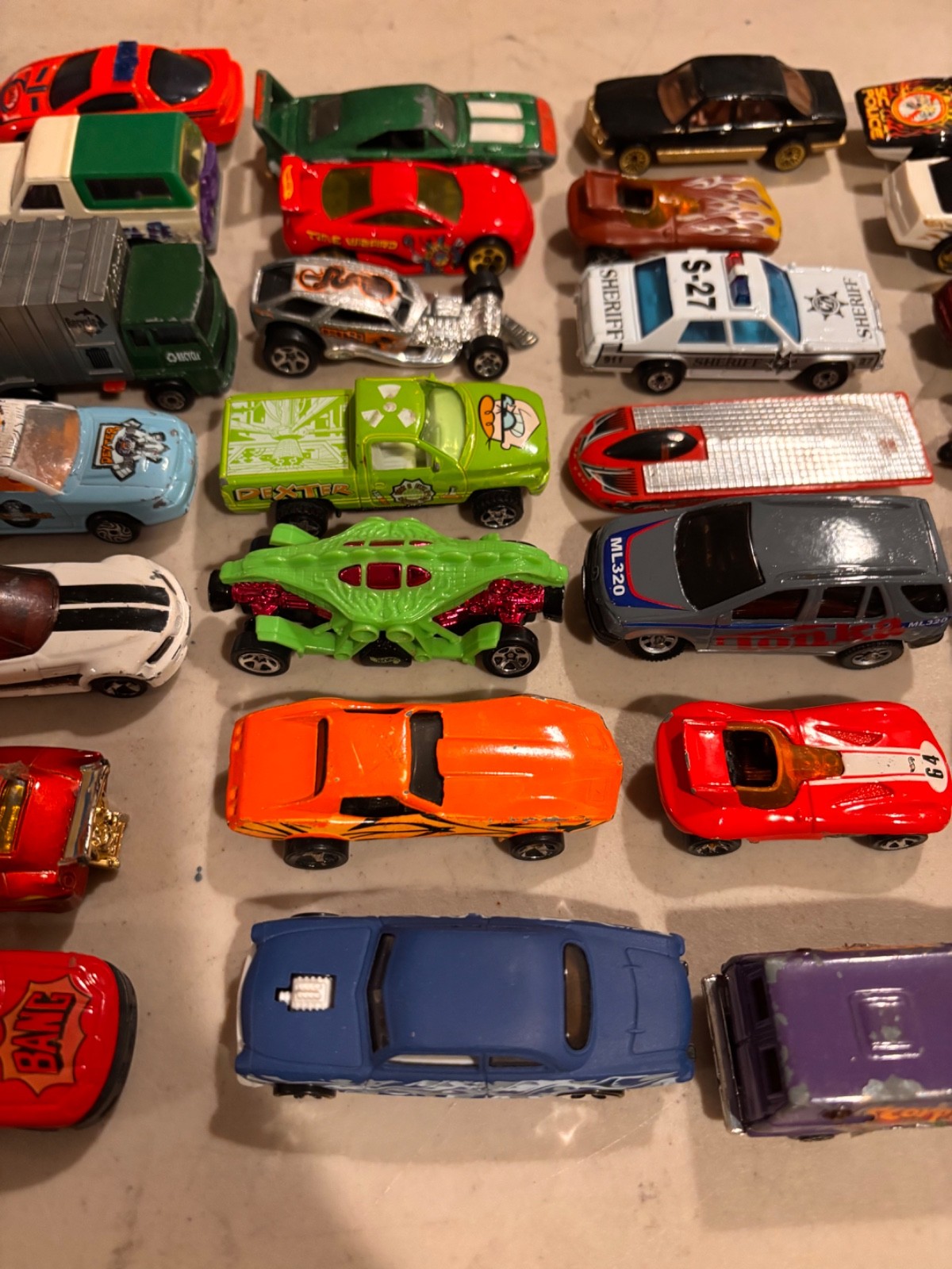 Lot of (42) Toy Vehicles Matchbox Hot Wheels Tonka & Other Misc. w/Carrying Case