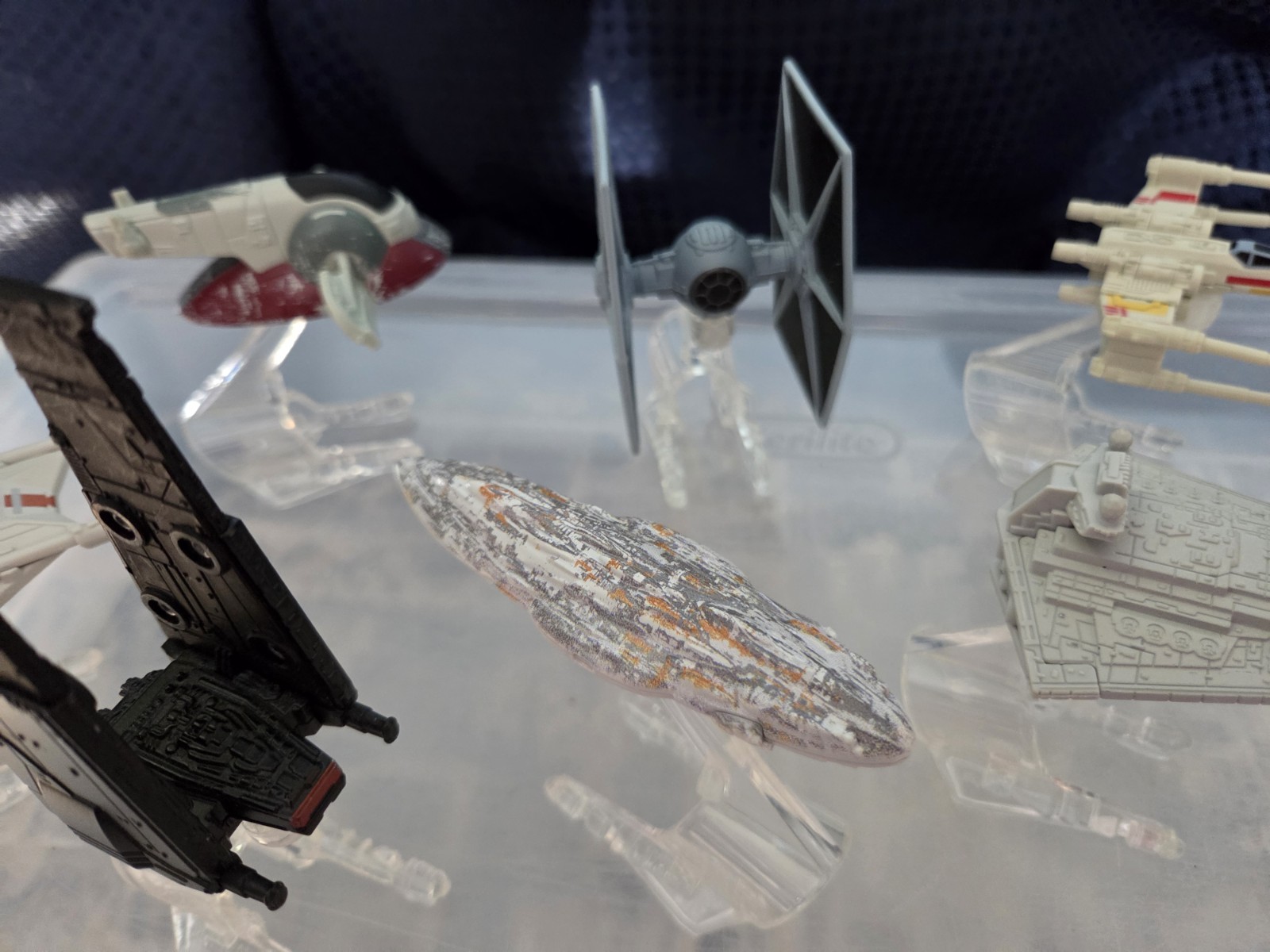 Star Wars Hot Wheels Lot of 11 ships – Includes STANDS
