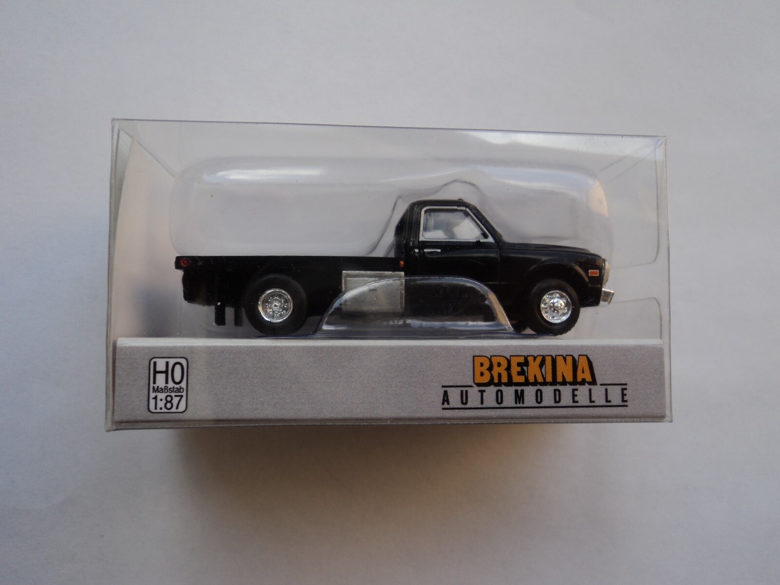 BREKINA 1968 GMC SIERRA GRANDE FLATBED BLACK / SILVER BED HO 1/87 PLASTIC