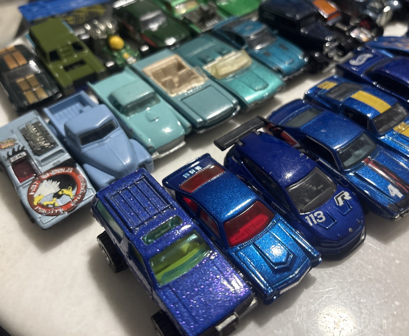 Hot Wheels Lot (32+) Random Loose Cars Bulk Mixed Diecast Mattel BLUE GREEN