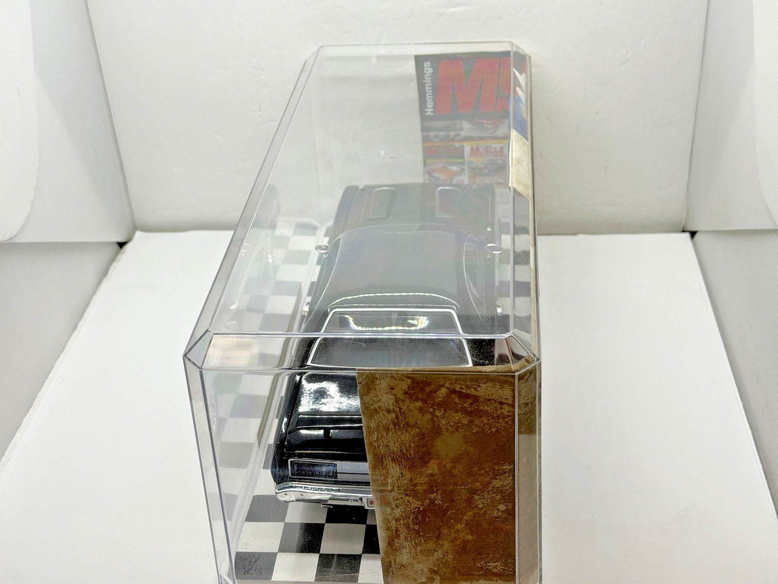 Auto World American Muscle 1971 Dodge Demon 340 Model Car 1:18 in Case Bx7-6