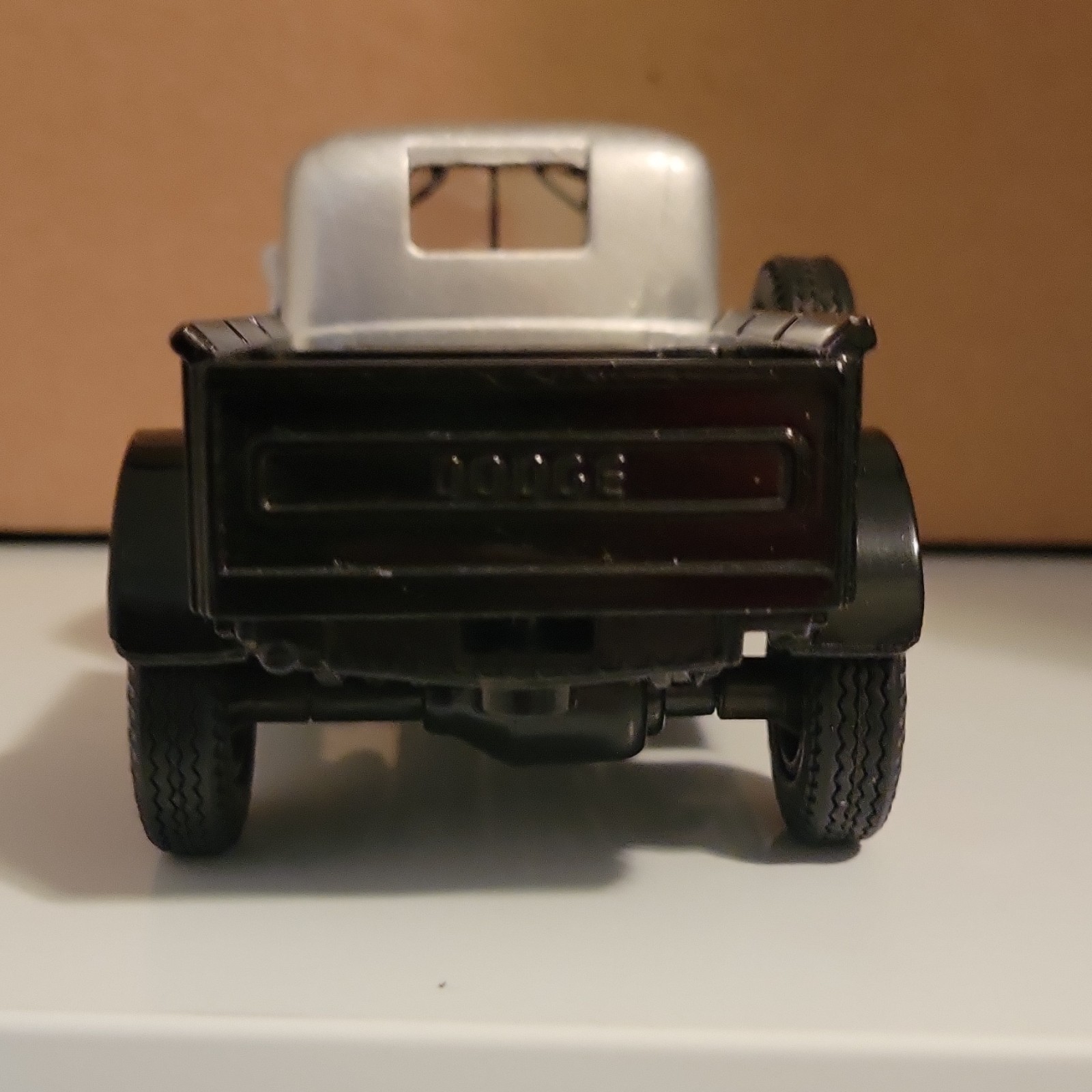 Dodge Power Wagon 1946 Pickup Truck Diecast Model Silver Black Red Wheels