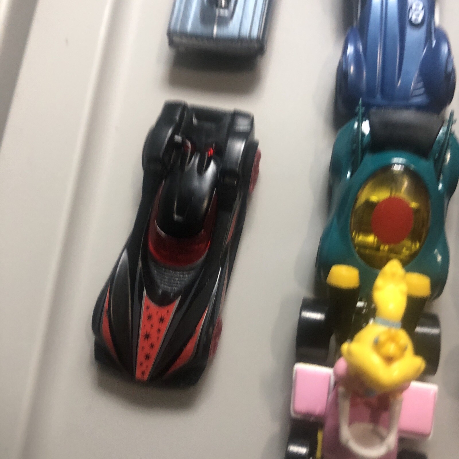 Hot Wheels Lot Of 17 Mixed Please See Photos