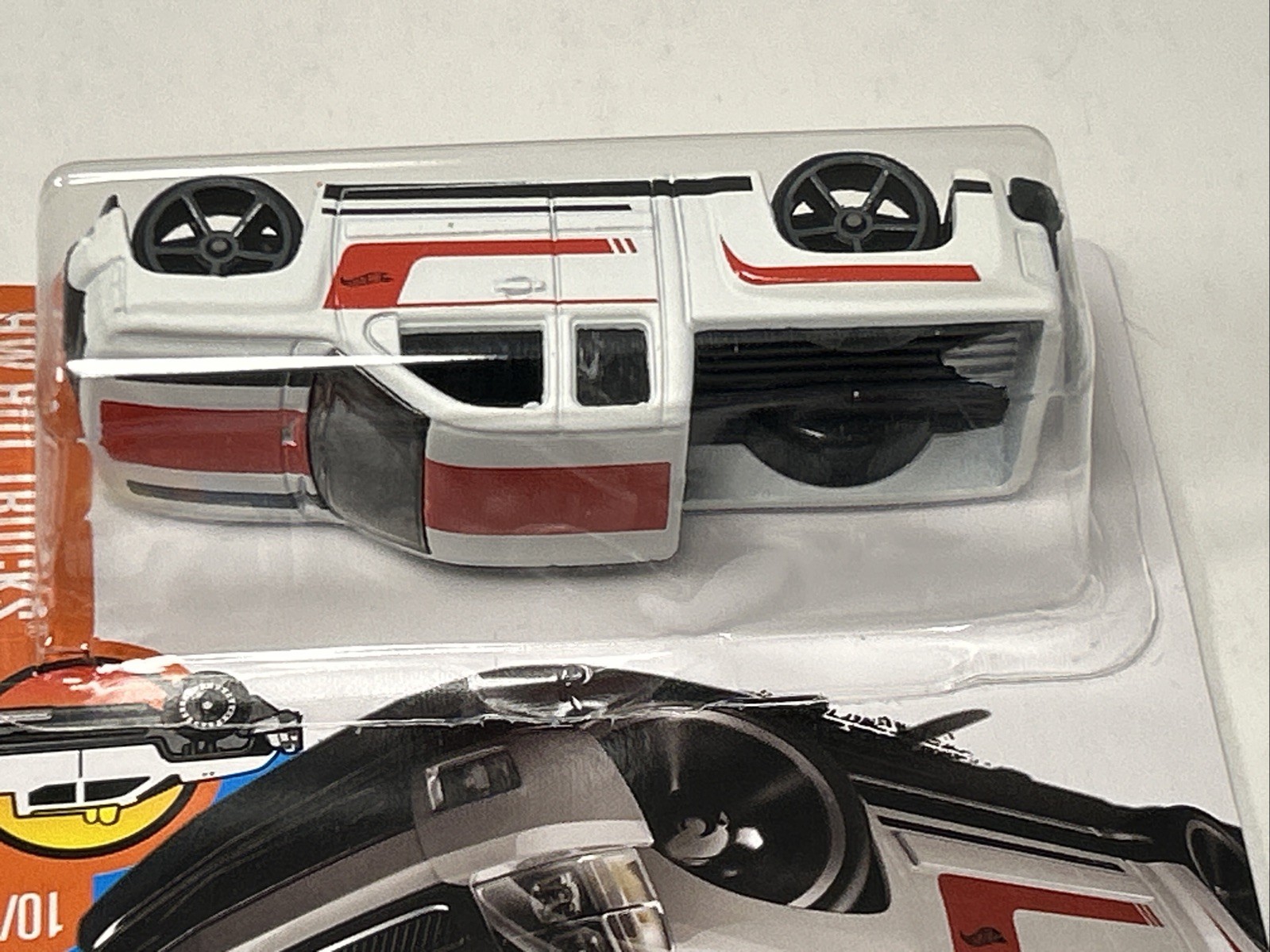 Hot Wheels 2015 Datsun 510, Morris Mini, Silverado, BMW 2002, Austin Van Lot 5