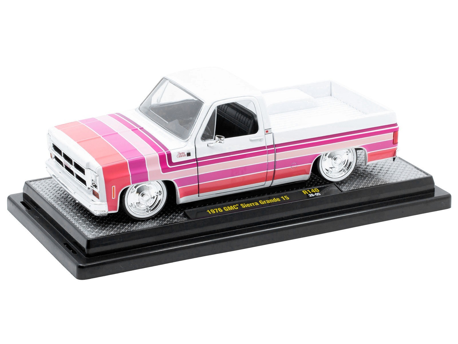 1976 GMC SIERRA GRANDE 15 PICKUP WHITE 1/24 DIECAST MODEL BY M2 40300-140 A