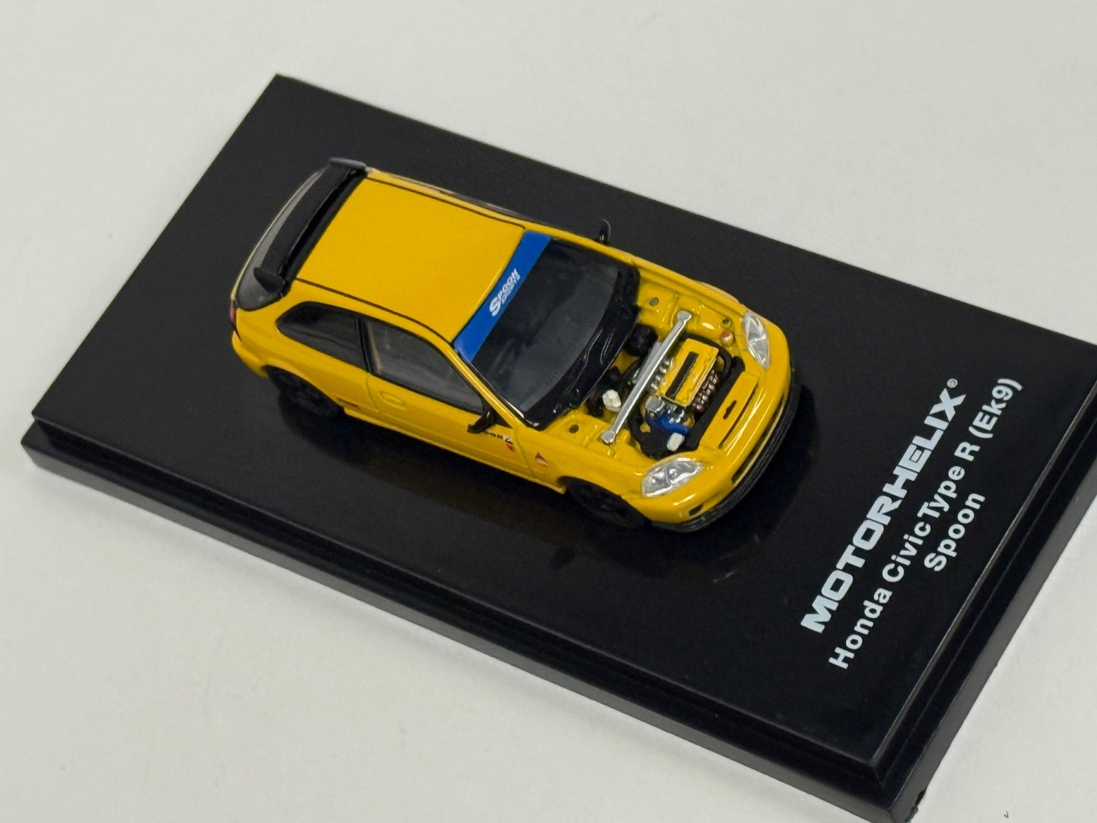 1/64 Motorhelix Honda Civic Type R ( EK9 ) Spoon Champion Yellow MIX1 LAST ONE