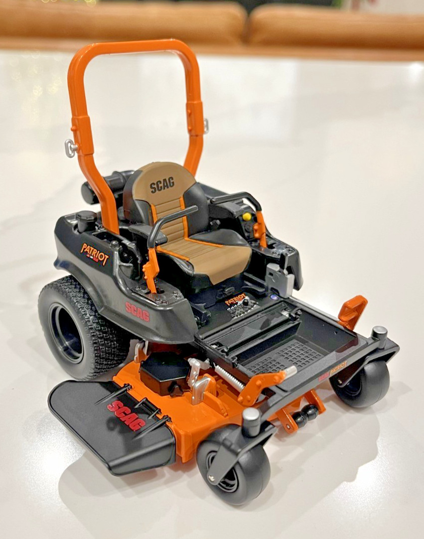 Scag Patriot 1/16 Scale Diecast Replica Zero-Turn Lawnmower