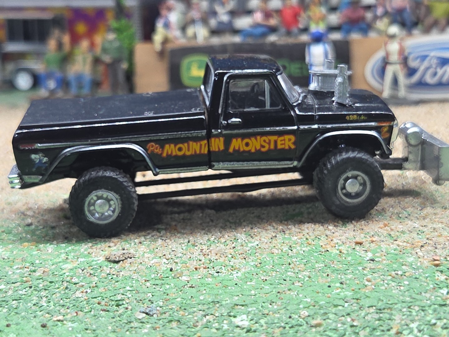CUSTOM BUILT 1:64 GreenLight 1979 FORD HOT ROD PULLING TRUCK ertl puller dcp 460