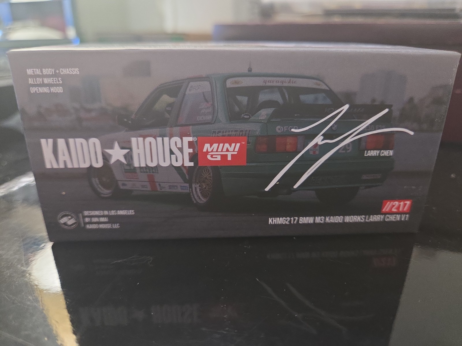 Kaido House Mini GT BMW M3 Larry Chen V1 7-Eleven 1/64 Diecast KHMG217 New