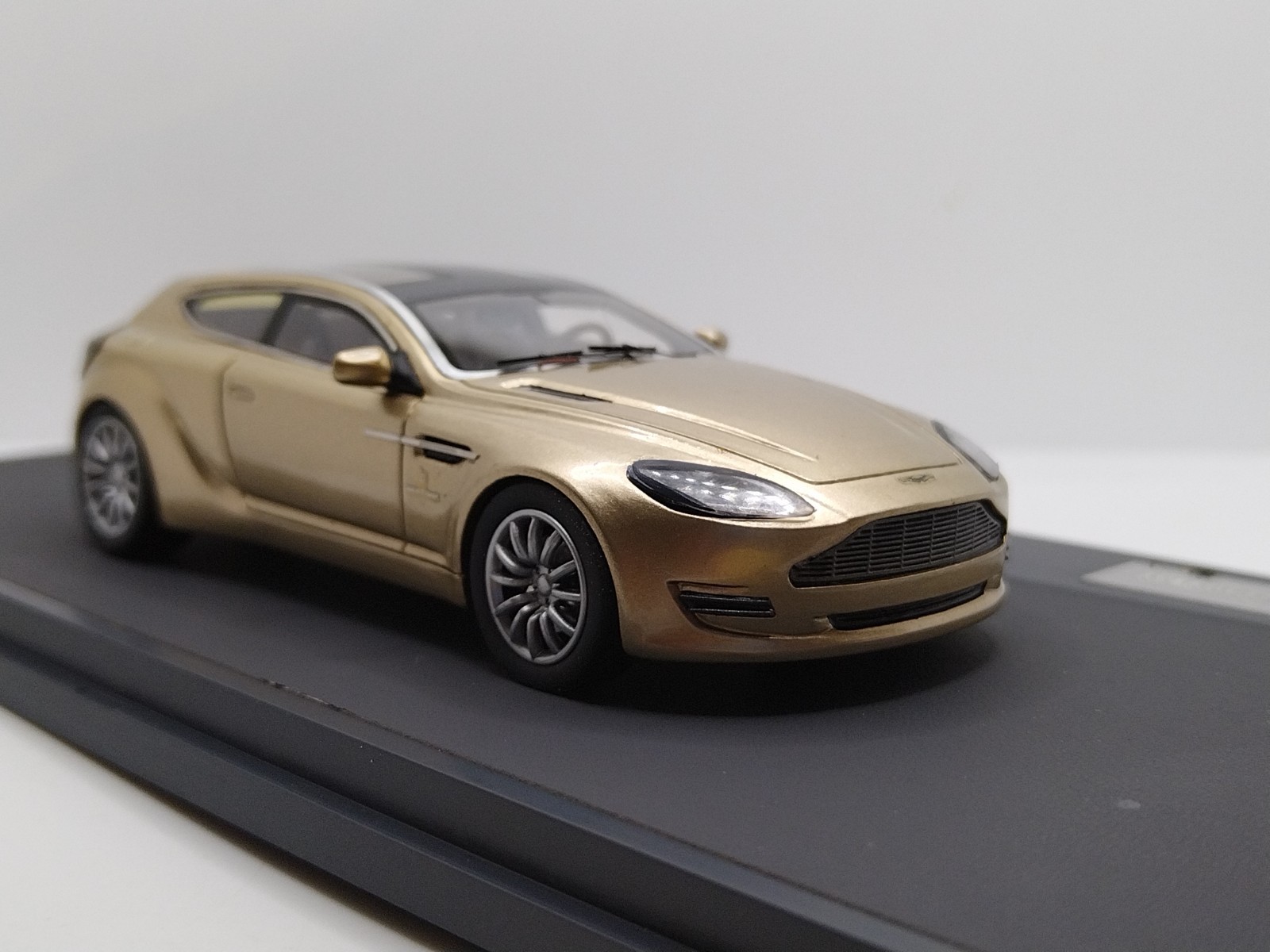 MATRIX 1/43 Aston Martin Bertone AM Jet 2 Concept 2013. Wow Rare!
