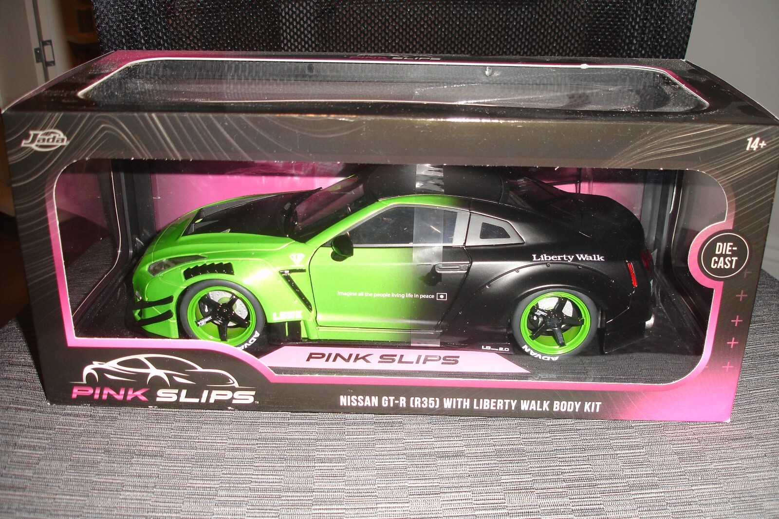 Jada Pink Slips 1/18 Nissan GT-R R35 With Liberty Walk Body Kit