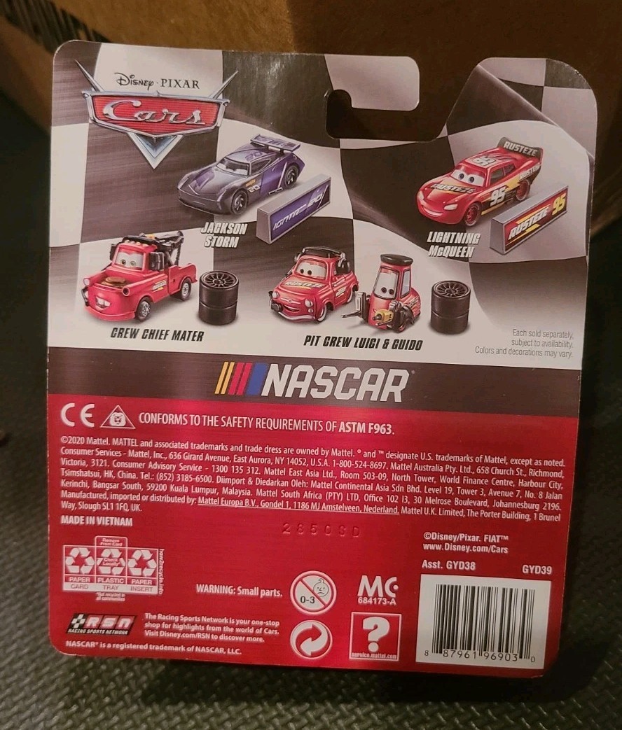 Disney Pixar Cars NASCAR Series Lightning McQueen Metal 95 Rusteze